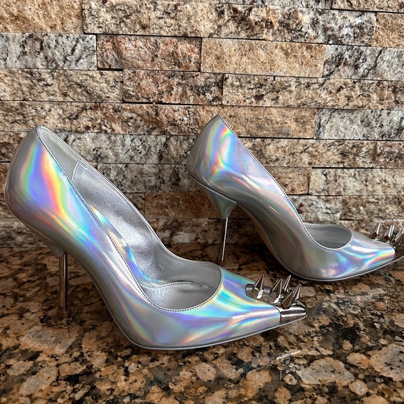 ALEXANDER MCQUEEN Punk Stud Holographic Pump - Picture 3 of 12